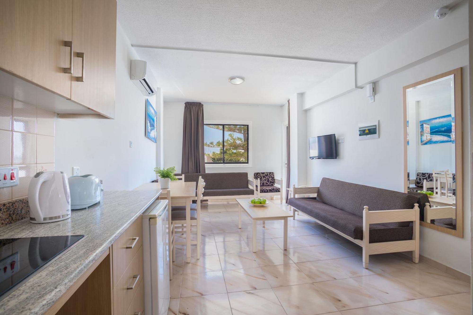 Christabelle Hotel Apartments Agia Napa Exterior foto